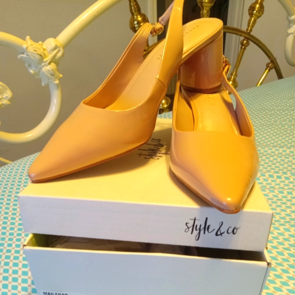 Women's Strap Pumps